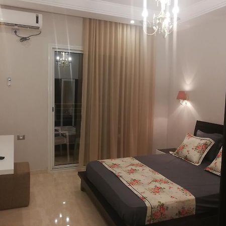 الشقق الفندقية بَنْزَرْت‎في  London House المظهر الخارجي الصورة