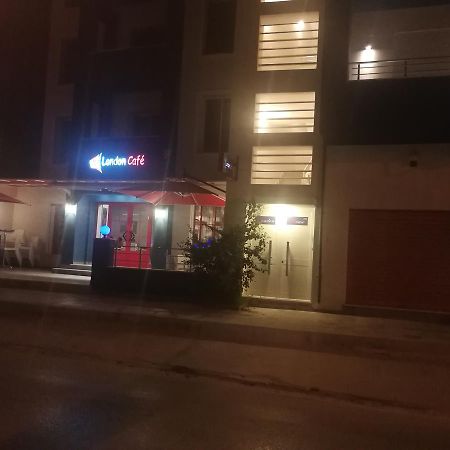 الشقق الفندقية بَنْزَرْت‎في  London House المظهر الخارجي الصورة