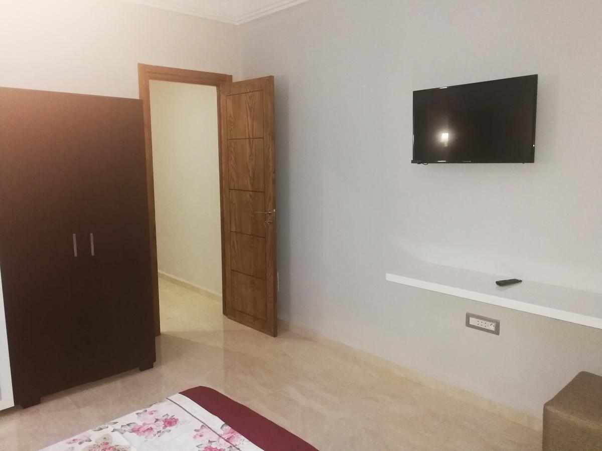 الشقق الفندقية بَنْزَرْت‎في  London House المظهر الخارجي الصورة