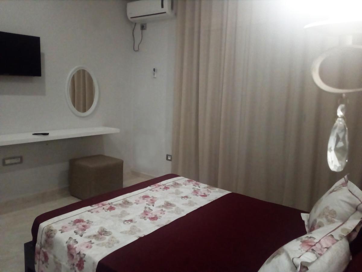 الشقق الفندقية بَنْزَرْت‎في  London House المظهر الخارجي الصورة