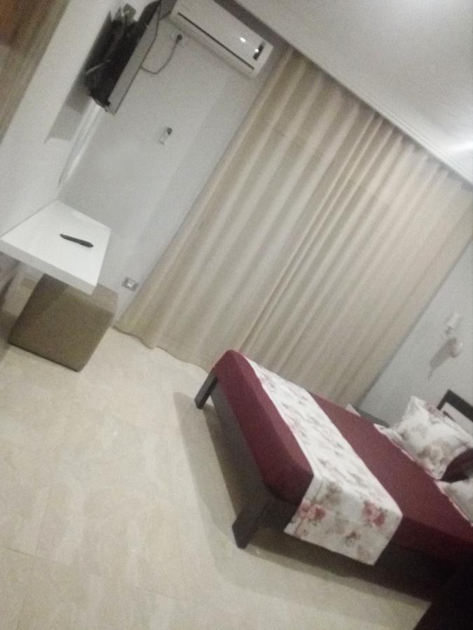 الشقق الفندقية بَنْزَرْت‎في  London House المظهر الخارجي الصورة