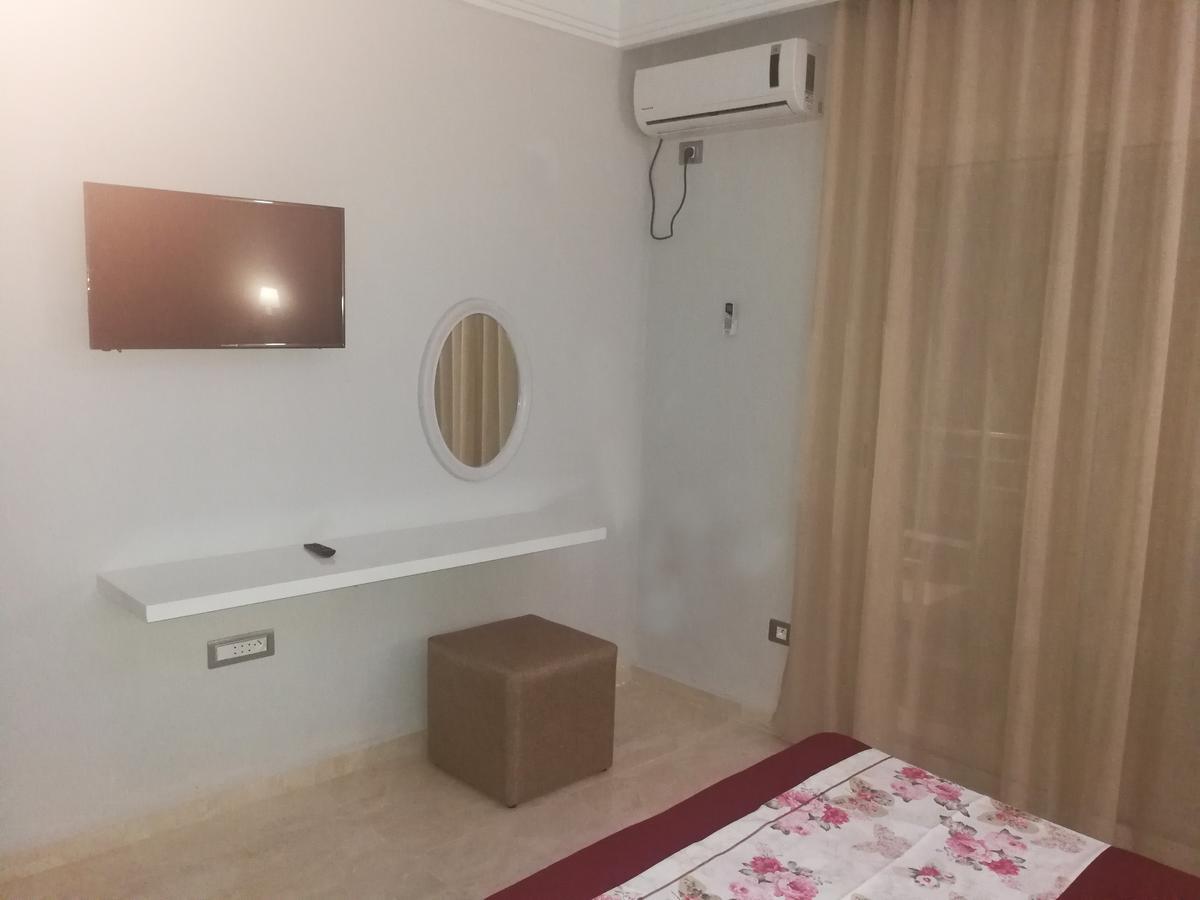 الشقق الفندقية بَنْزَرْت‎في  London House المظهر الخارجي الصورة