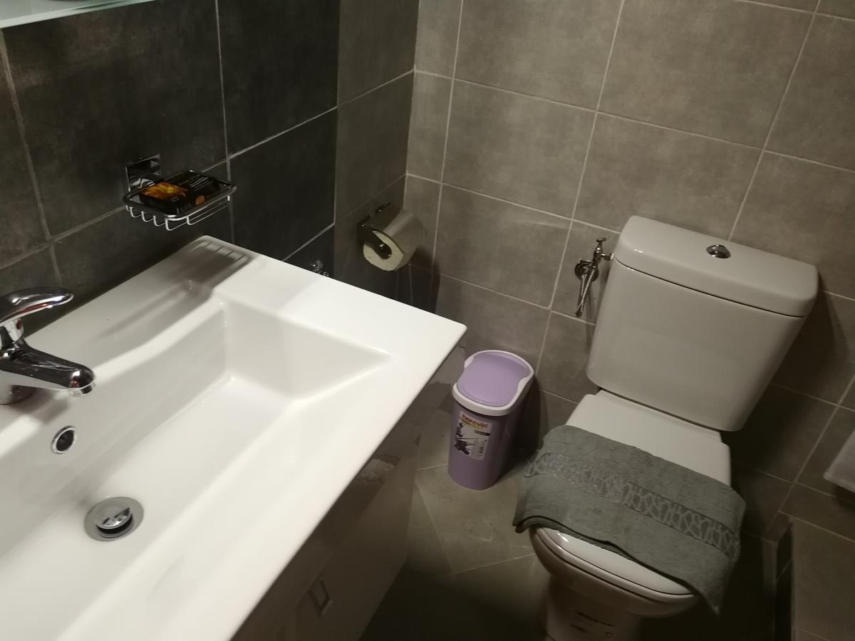 الشقق الفندقية بَنْزَرْت‎في  London House المظهر الخارجي الصورة